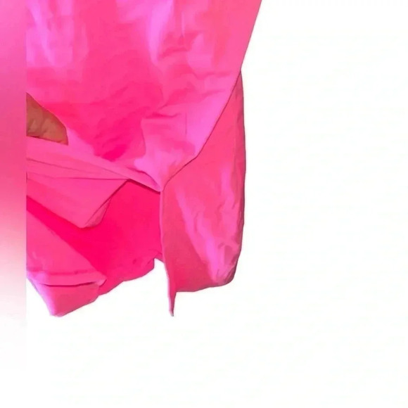 Xl Barbie pink workout dress with shorts, keyhole back, front split. Adj straps. - Picture 5 of 11